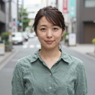 SNS投稿用のAI画像生成を試す日本人SNS運用担当者のアバター